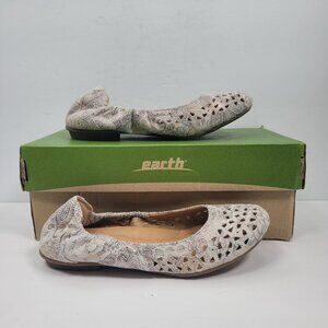 Earth Breeze Women's Off White Printed Leather Ballet Flats US Size 5.5B